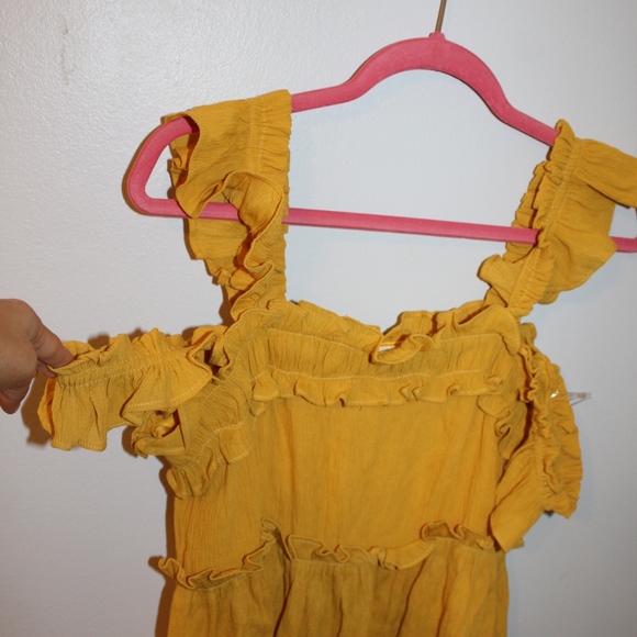 NWT Yellow/Gold Ruffled top - Picture 4 of 5